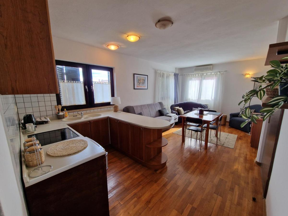 Apartments Katarina - New Renovated Ровинь Экстерьер фото