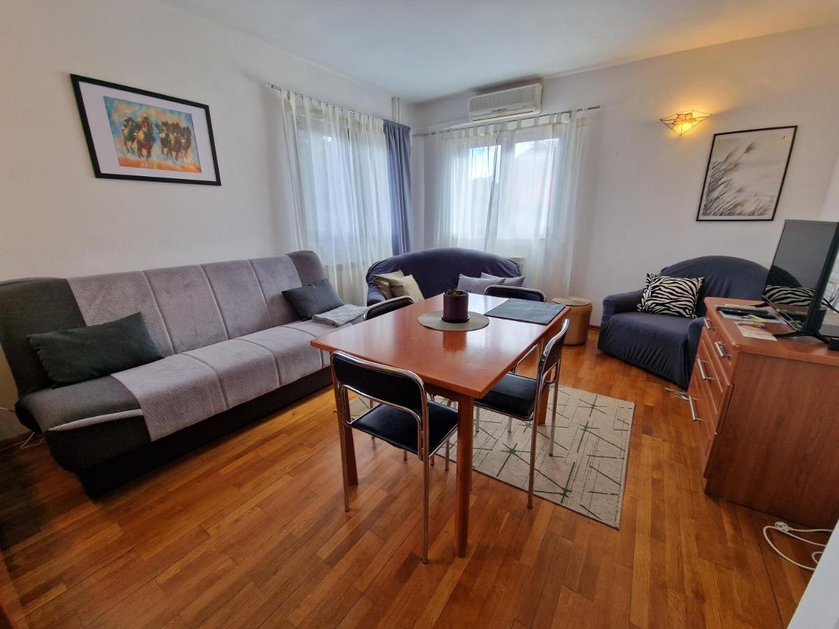 Apartments Katarina - New Renovated Ровинь Экстерьер фото