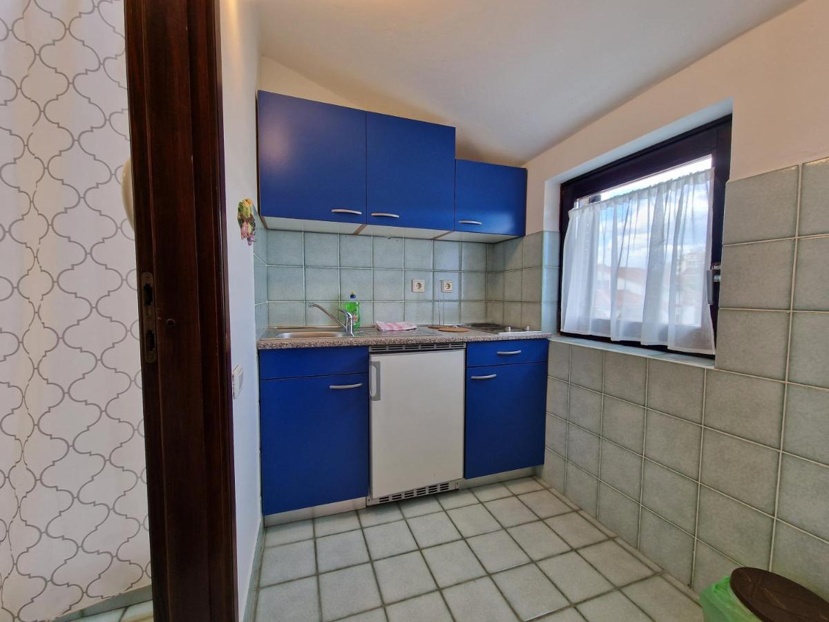 Apartments Katarina - New Renovated Ровинь Экстерьер фото