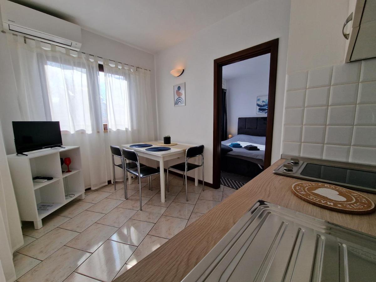 Apartments Katarina - New Renovated Ровинь Экстерьер фото