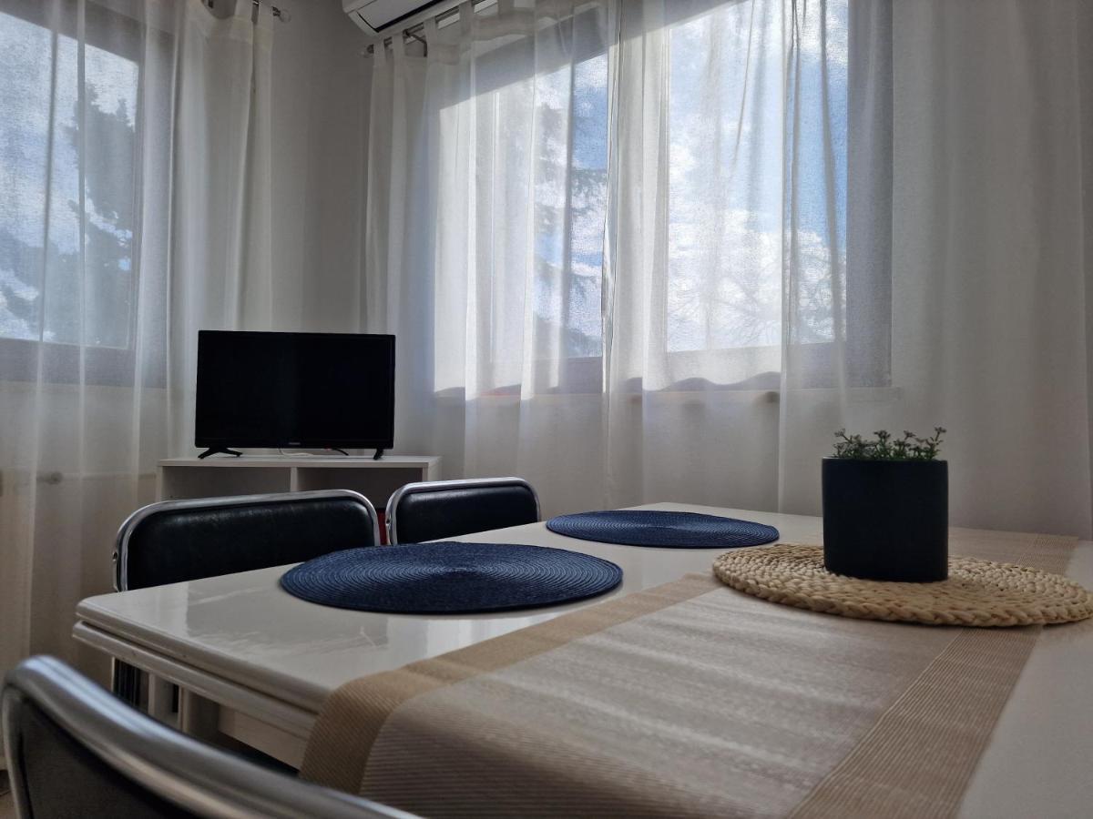 Apartments Katarina - New Renovated Ровинь Экстерьер фото