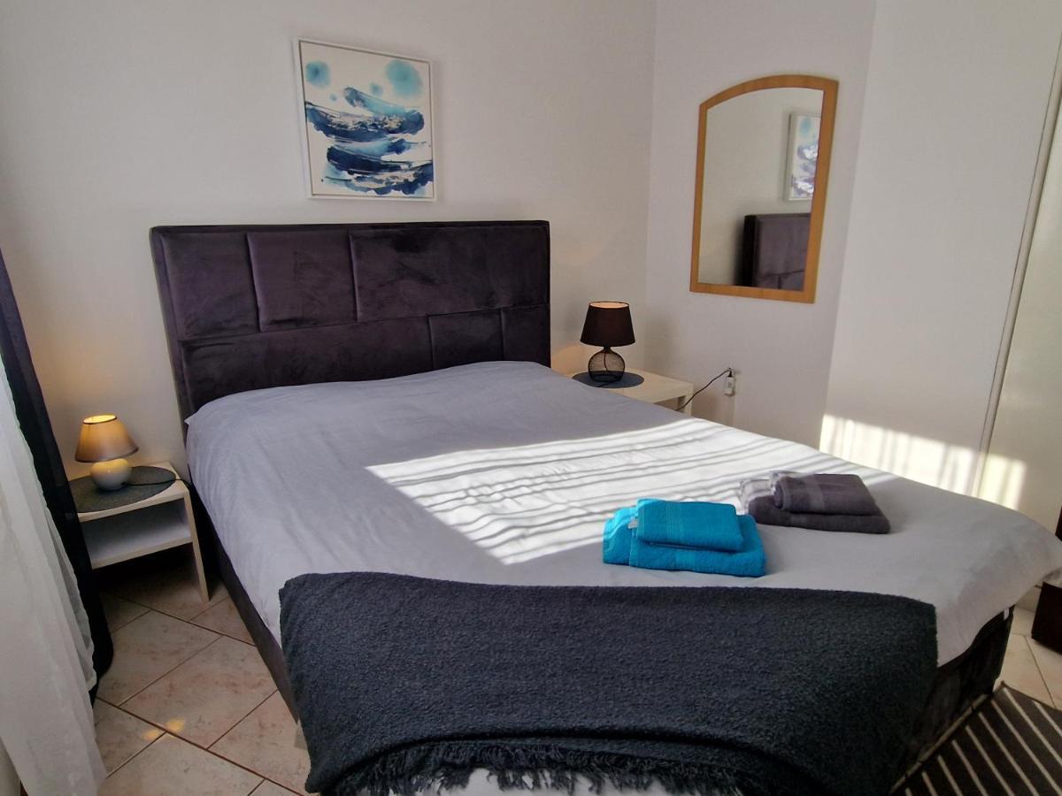Apartments Katarina - New Renovated Ровинь Экстерьер фото