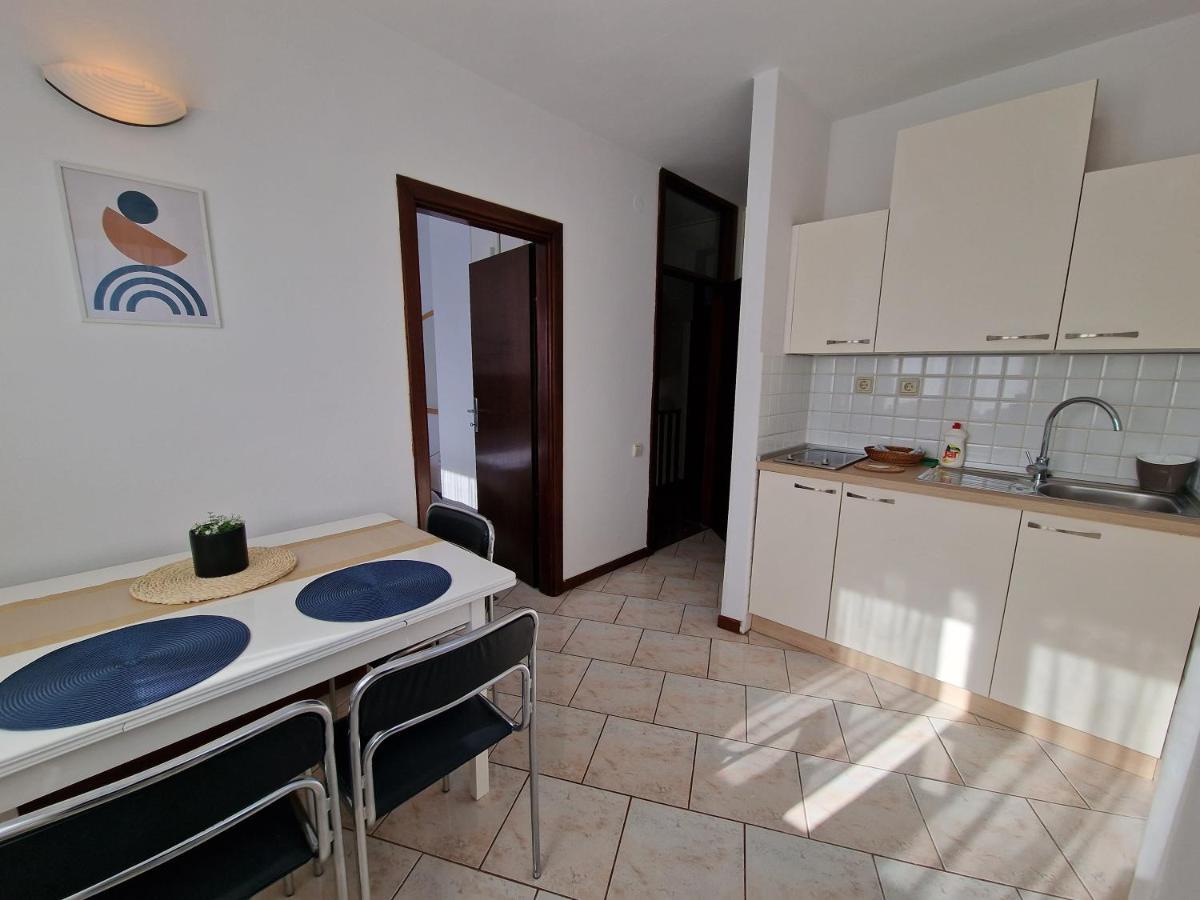 Apartments Katarina - New Renovated Ровинь Экстерьер фото