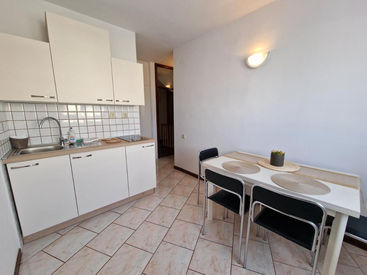 Apartments Katarina - New Renovated Ровинь Экстерьер фото