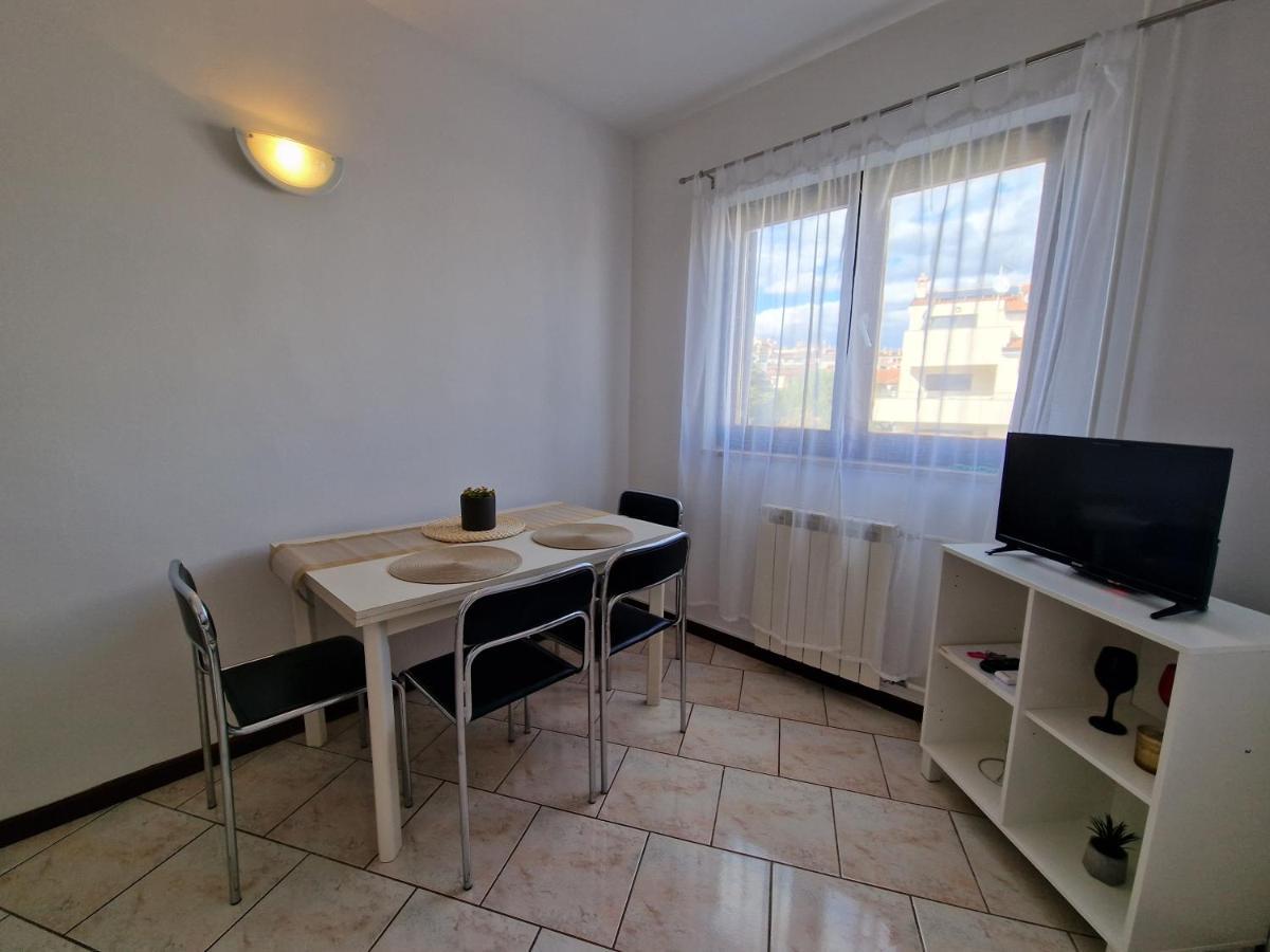 Apartments Katarina - New Renovated Ровинь Экстерьер фото