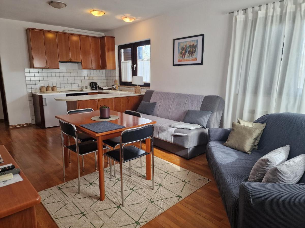 Apartments Katarina - New Renovated Ровинь Экстерьер фото