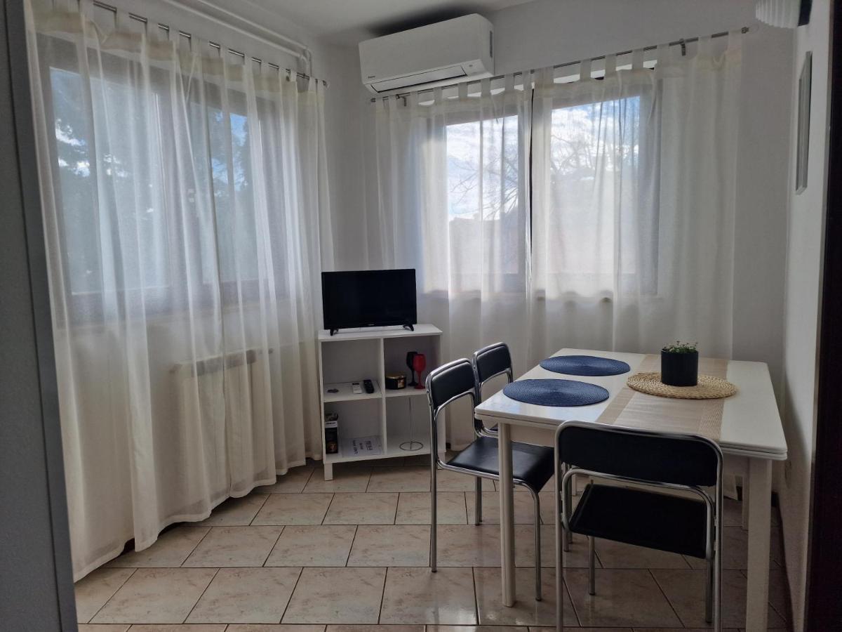 Apartments Katarina - New Renovated Ровинь Экстерьер фото
