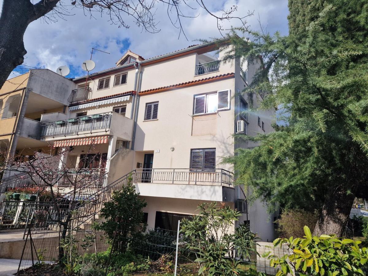 Apartments Katarina - New Renovated Ровинь Экстерьер фото
